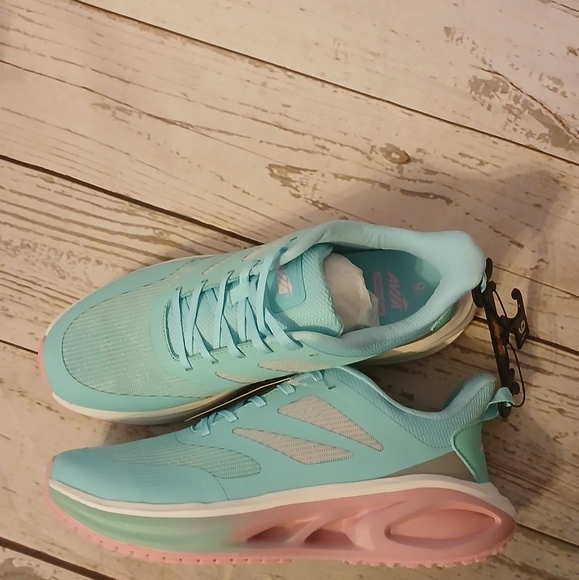 Avia Women's Sneakers in Aqua and Pink - Picture 4 of 8